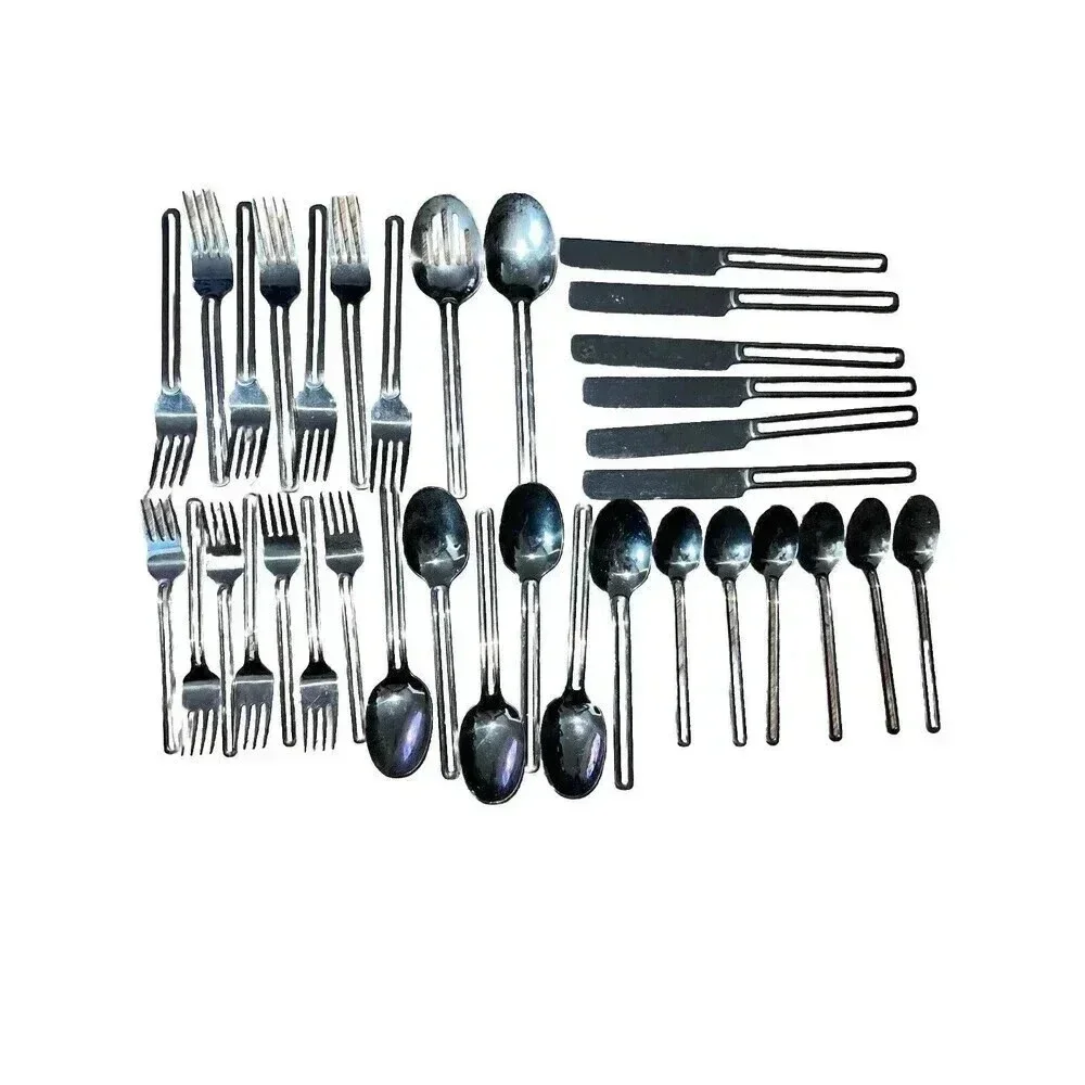 TOWLE NORDIC 18/10  STAINLESS FLATWARE -  34 PIECES Lot Table Of 6 Set